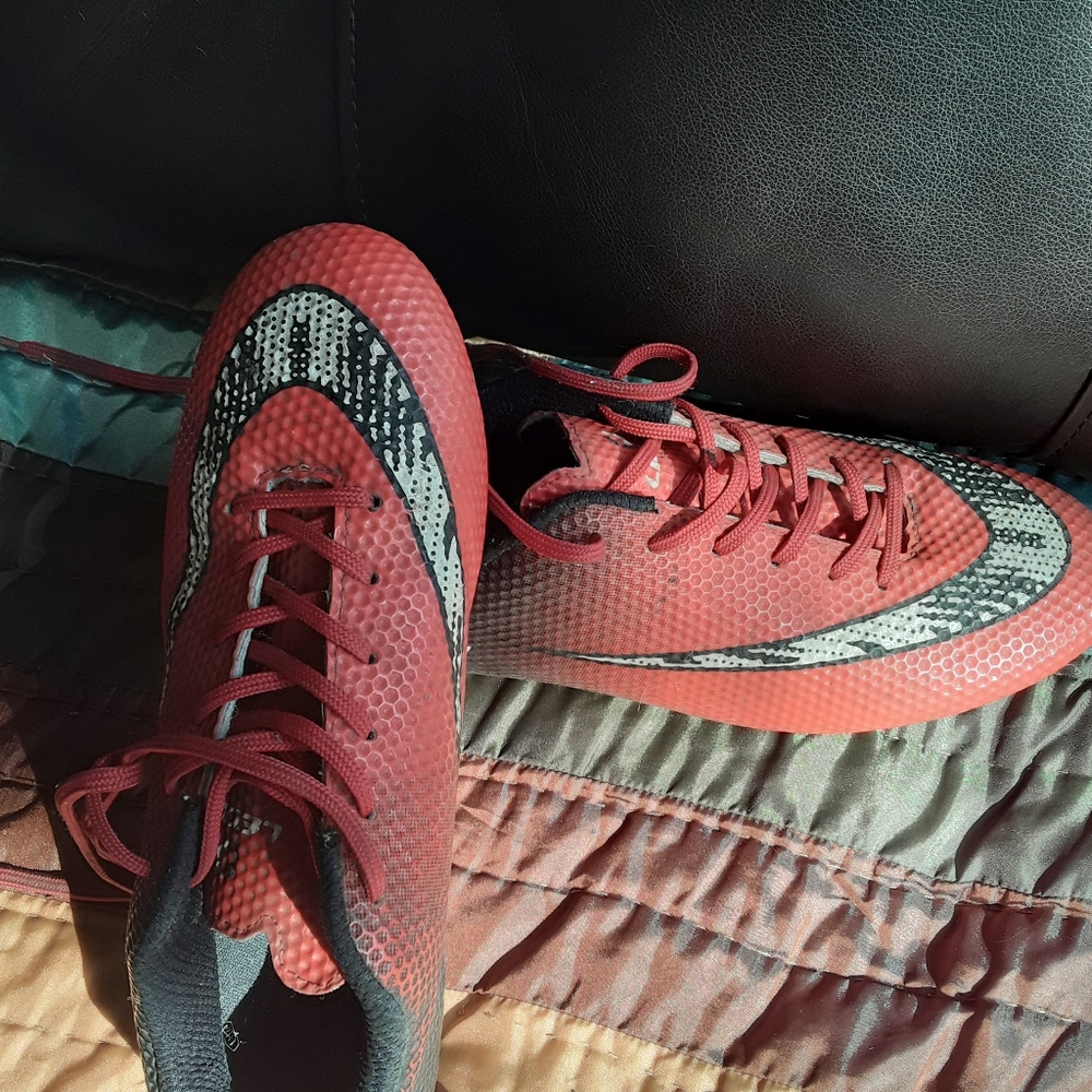 Football shoes